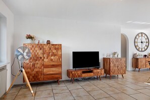 Interior - Apartment 'Casa Di Napolitano 4' with Lake View, Balcony and Wi-Fi (Radolfzell am Bodensee)