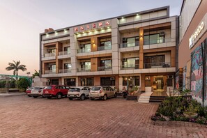Exterior - Treebo Basera (Mathura)