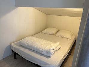2 bedrooms