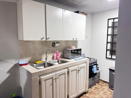 Microondas, cafetera/tetera