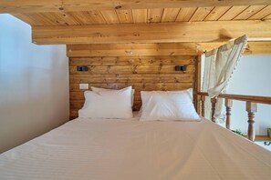 Cofres nos quartos, ferros/tábuas de passar roupa, Wi-Fi de cortesia