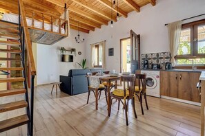 Interior - Vasileios Moments-Foula (Rodos)