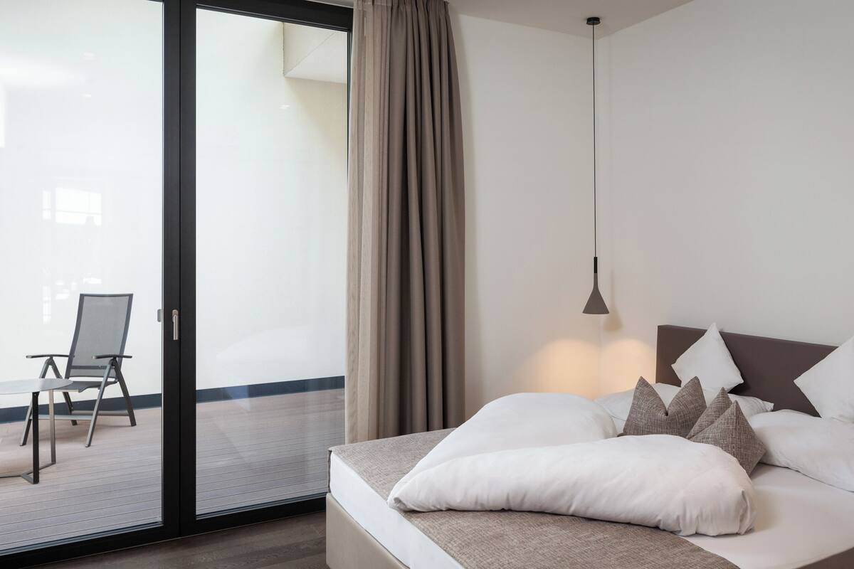 Comfort Room | In-room safe, desk, laptop workspace, free WiFi