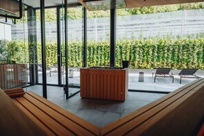 Sauna, Dampfbad, 2 Behandlungsräume, Massageanwendungen