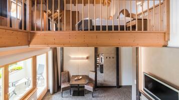 Signature-Zimmer | Zimmersafe, Schreibtisch, laptopgeeigneter Arbeitsplatz