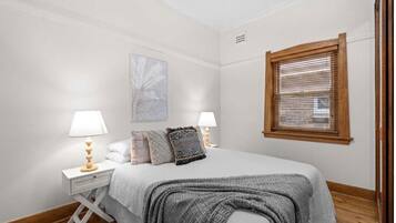 2 bedrooms, iron/ironing board, WiFi, bed sheets