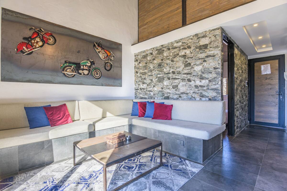 Marlo | Living room