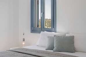 3 bedrooms, iron/ironing board, WiFi - 3-bedroom house in marvelous Paros with AC, WiFi (Paros)
