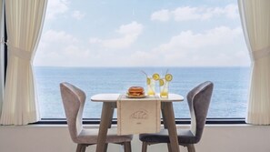 Basic Room, 1 Bedroom (Room 203 (Full Ocean View / Spa)) | 1 bedroom, free WiFi - Donghae Neulbadarang Ocean View Pension (Donghae)