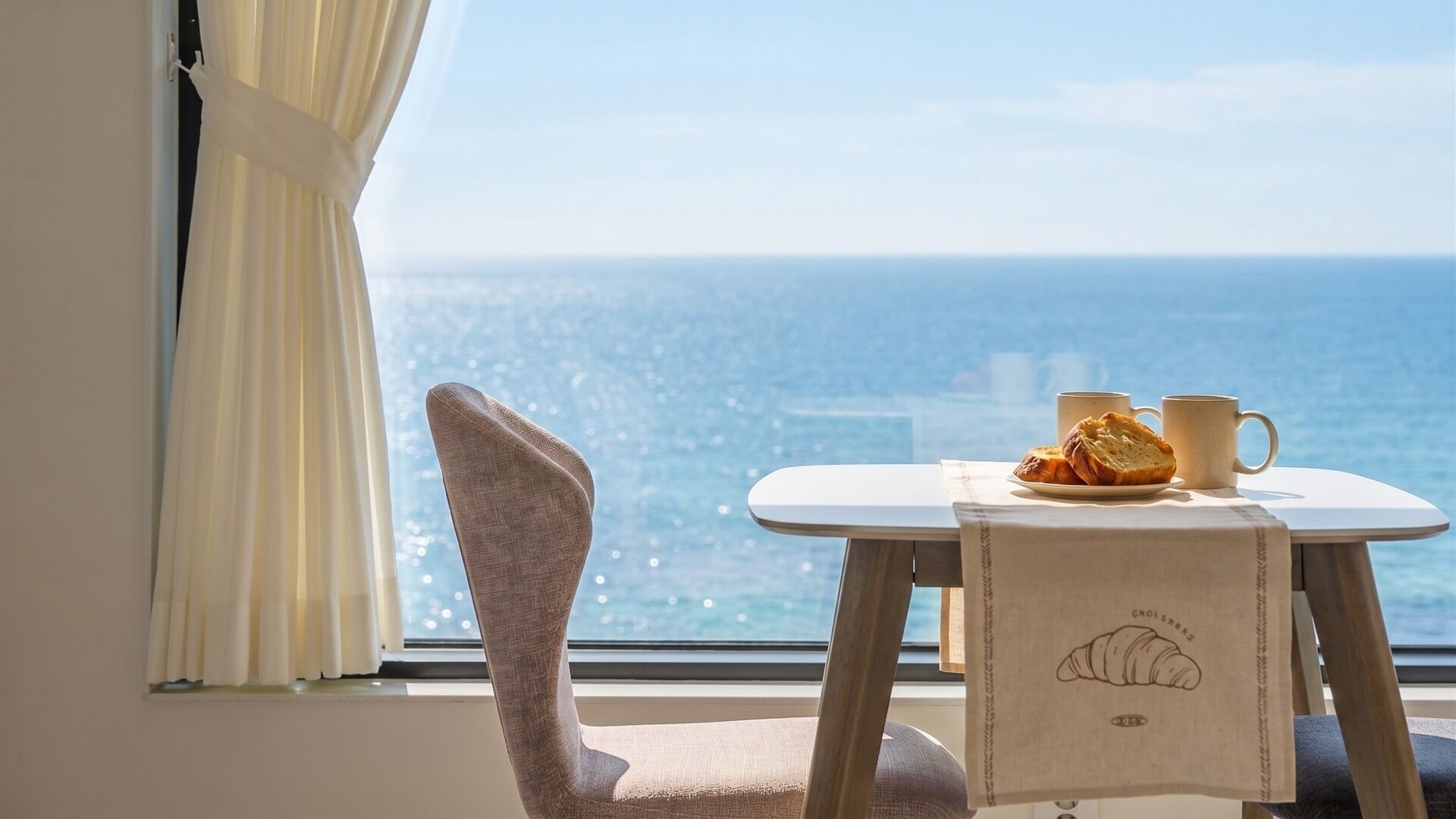Basic Room, 1 Bedroom (Room 403 (Full Ocean View / Spa)) | 1 bedroom, free WiFi