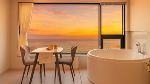 Basic Room, 1 Bedroom (Room 403 (Full Ocean View / Spa)) | 1 bedroom, free WiFi