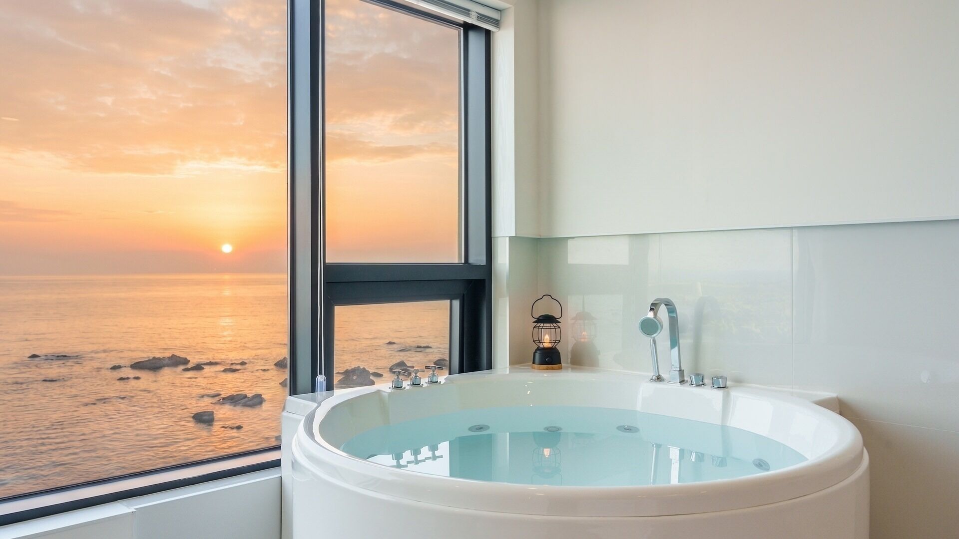 Basic Room, 1 Bedroom (Room 402 (Full Ocean View / Spa)) | 1 bedroom, free WiFi