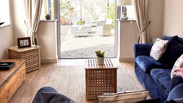 Cottage | Living area