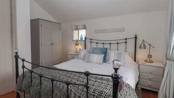 2 bedrooms, individually decorated, individually furnished, free WiFi