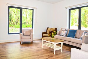 Living room - Lough Conn Haven Holiday Home (Crossmolina)
