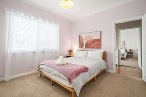 Iron/ironing board, WiFi, bed sheets
