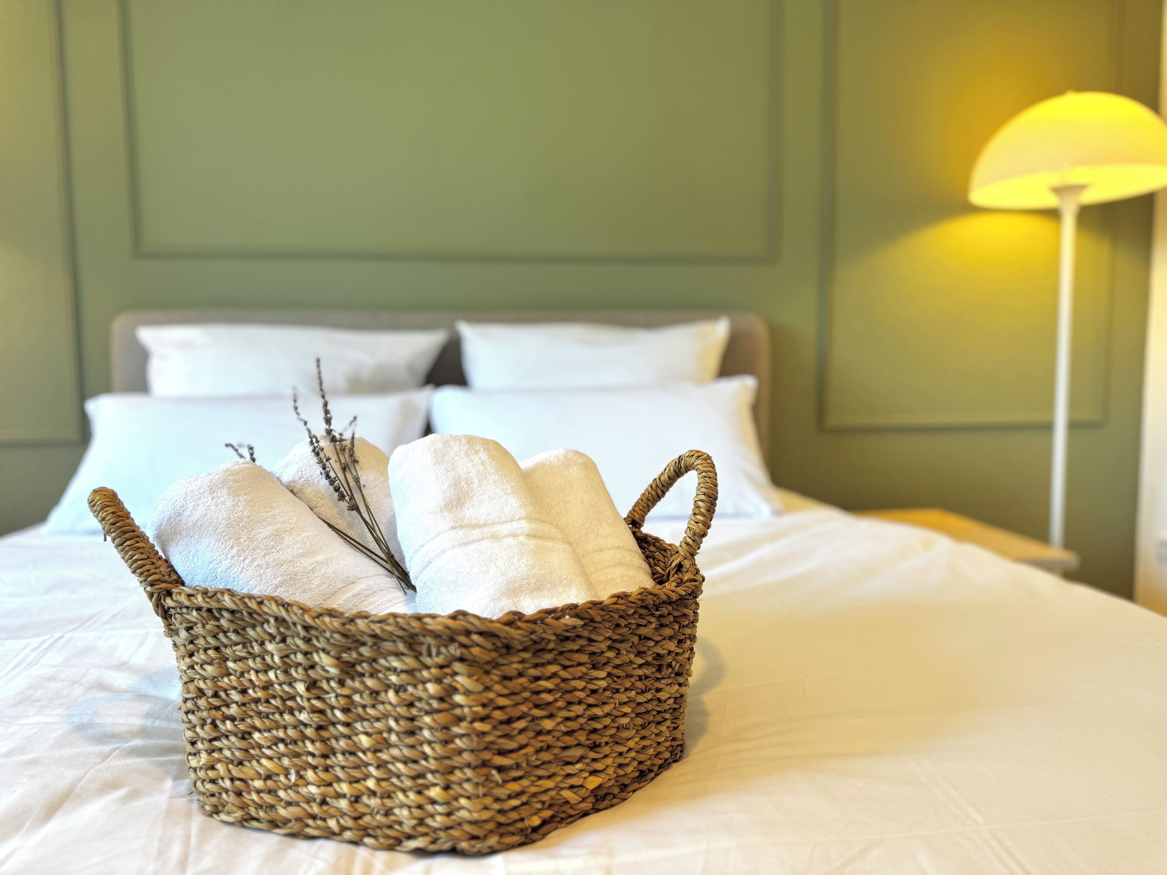 2 bedrooms, travel crib, free WiFi, bed sheets