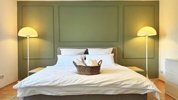 2 bedrooms, travel crib, free WiFi, bed sheets