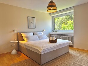 2 chambres, lit parapluie, Wi-Fi gratuit, draps fournis