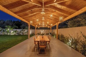 Outdoor dining - Vadis Luxury Villa Rhodes (Koskinou)