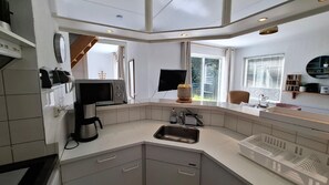 Kühlschrank, Mikrowelle, Ofen, Toaster