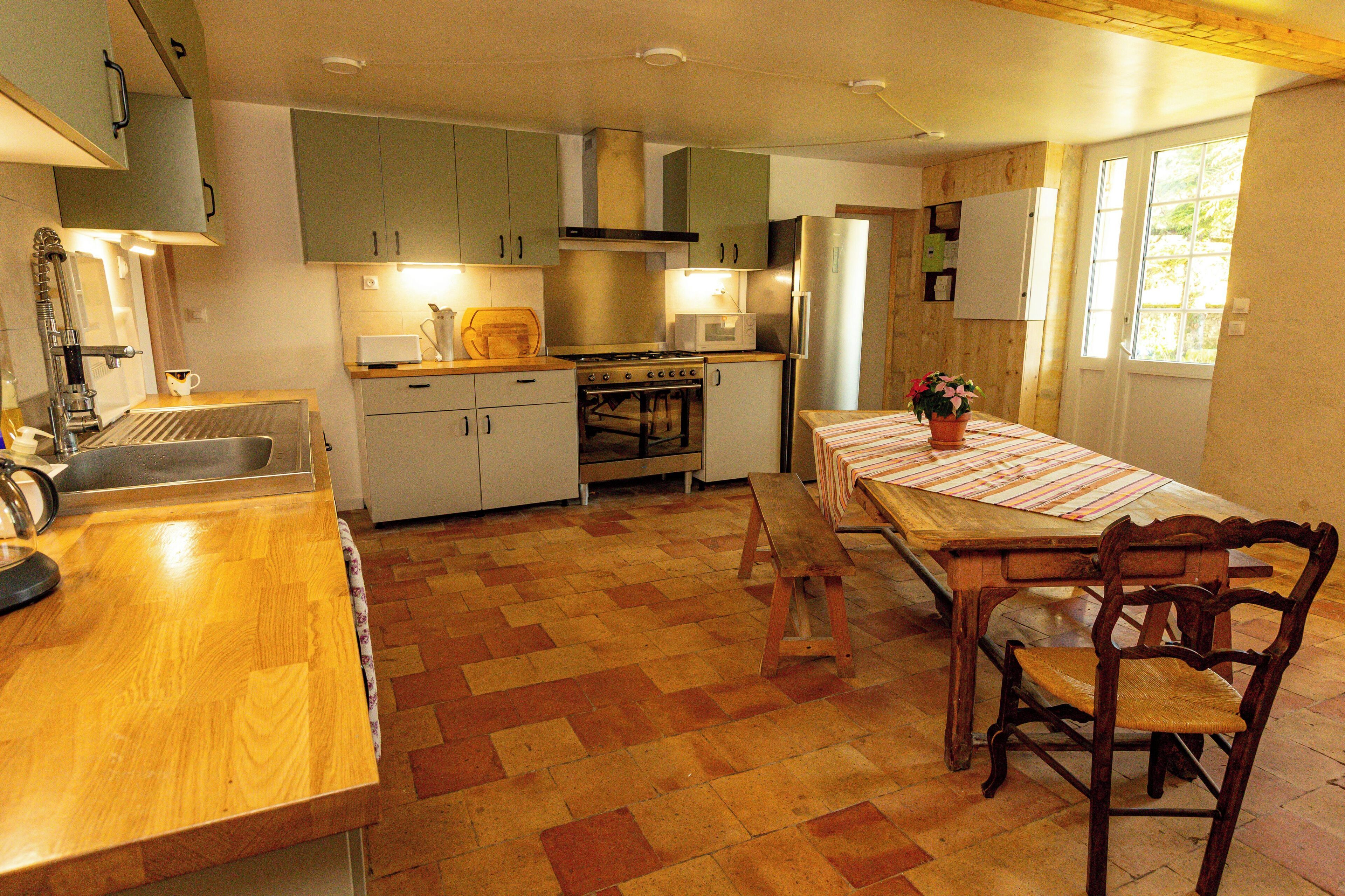 Micro-ondes, four, plaque de cuisson, lave-vaisselle