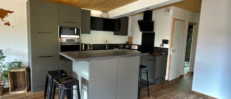 Microwave, oven, stovetop, dishwasher