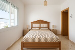 WiFi, bed sheets