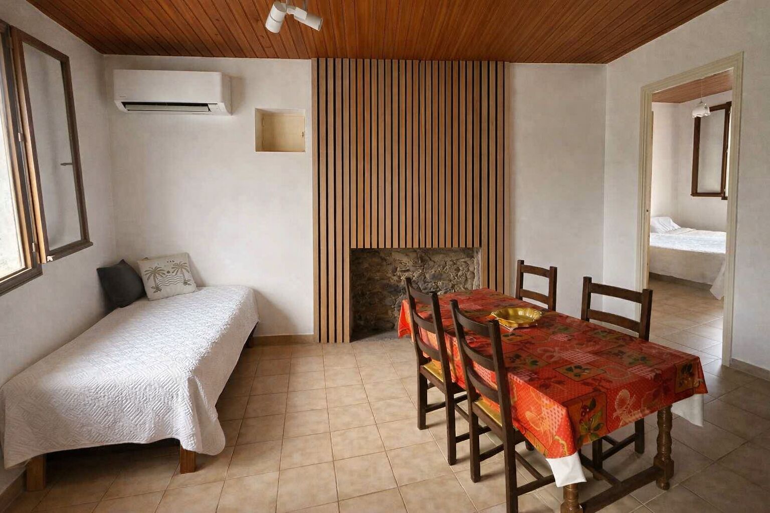 2 chambres, fer et planche à repasser, Wi-Fi gratuit, draps fournis