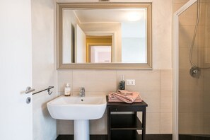 Douche, bidet