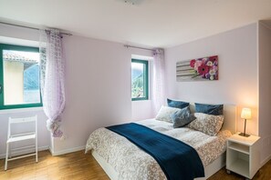 2 bedrooms