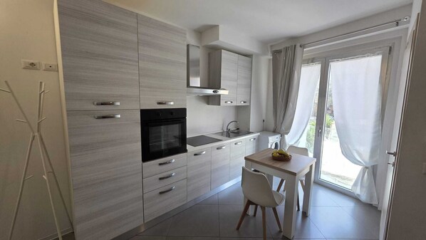 Private kitchen - Apartment 400m from the sea Porto S.Elpidio, air conditioning, 1st floor elevator (Porto Sant'Elpidio)