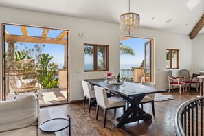 Smart TV, fireplace, video games, books