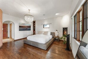 4 bedrooms, iron/ironing board, free WiFi, bed sheets - Italian Oceanview Estate | The Chosen Collection (Santa Barbara)