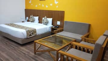 Deluxe kamer, 1 kingsize bed, uitzicht op de stad | Individueel gemeubileerd, een bureau, een laptopwerkplek