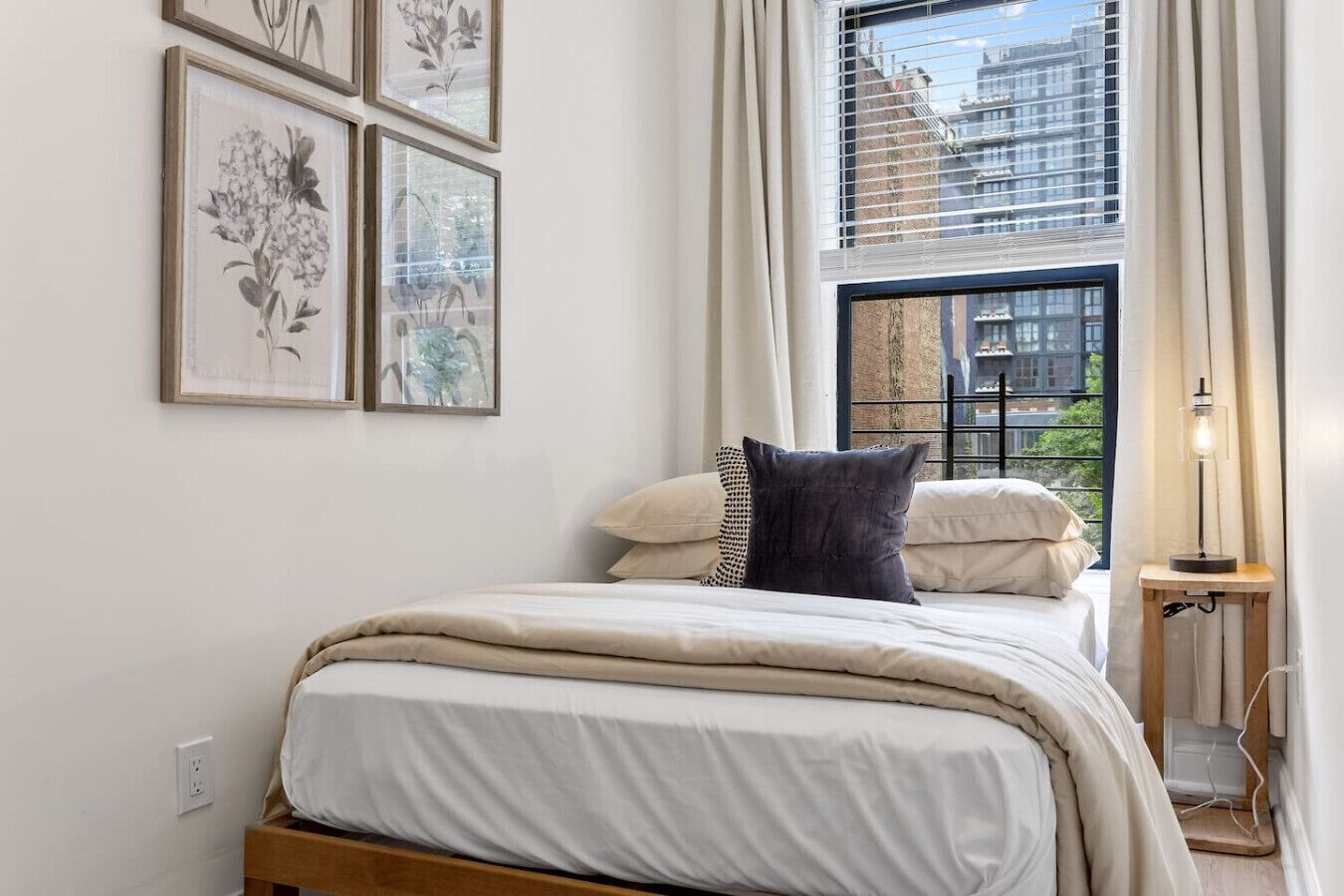 3 bedrooms, desk, travel crib, free WiFi