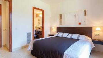 3 slaapkamers, een kluis op de kamer, een strijkplank/strijkijzer