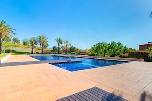Piscine extérieure