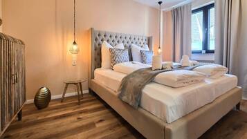 3 bedrooms, WiFi (free), bed sheets