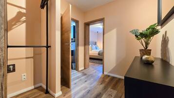 3 bedrooms, free WiFi, bed sheets