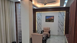 Deluxe Double Room, City View | Ruang tamu