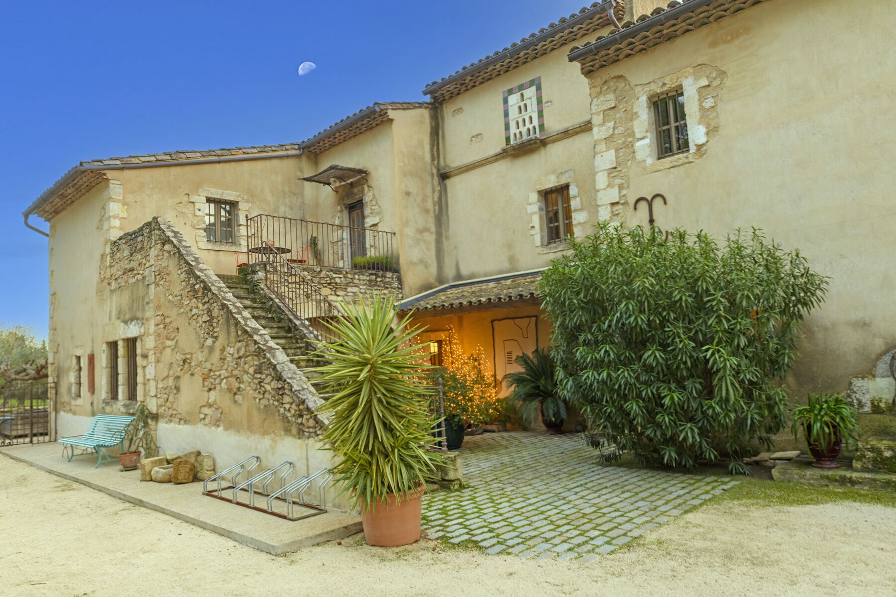 Pintu masuk hartanah