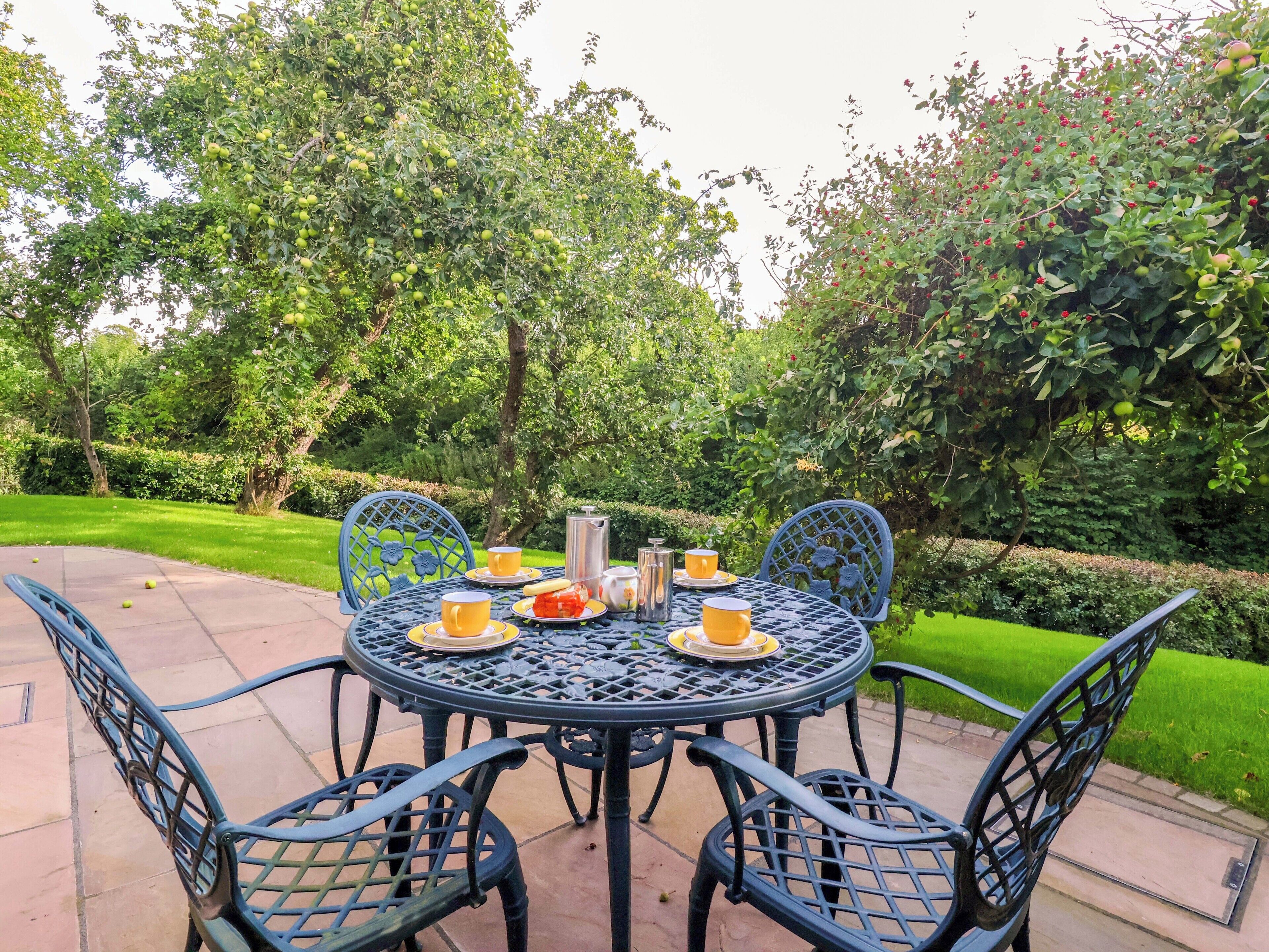 Cottage | Outdoor dining