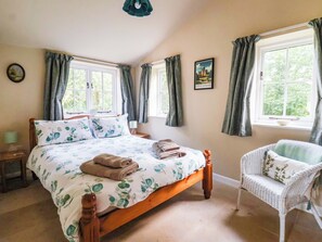 Cottage | 2 bedrooms, individually decorated, individually furnished, free WiFi