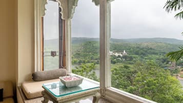 Grand Room, Lake View | Bathroom