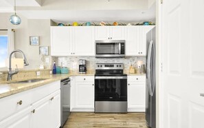 Condo, Multiple Beds, Balcony, Ocean View (Sapphire Shores) | Private kitchen