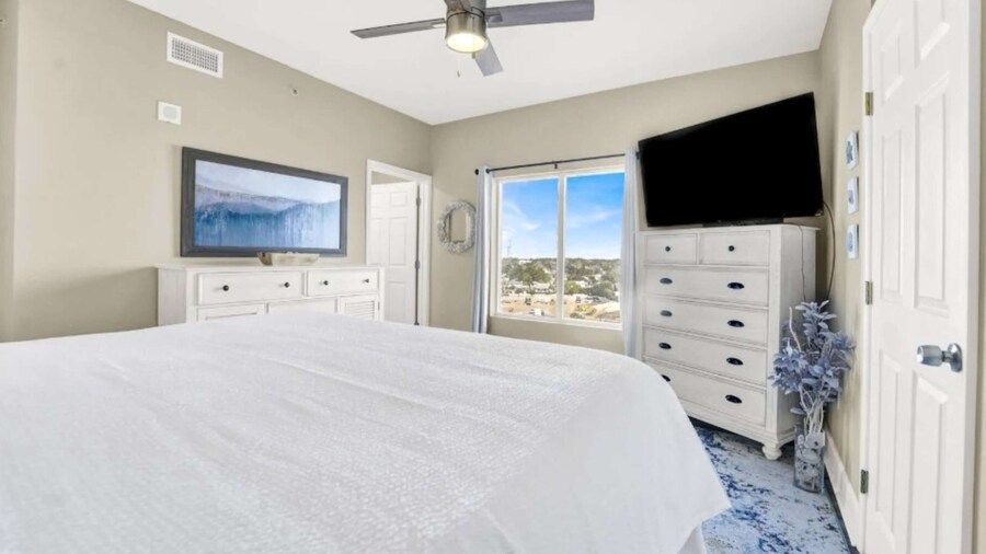 Sapphire Shores - Beachfront With Chair Setup