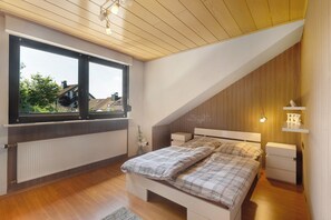 2 bedrooms, WiFi, bed sheets