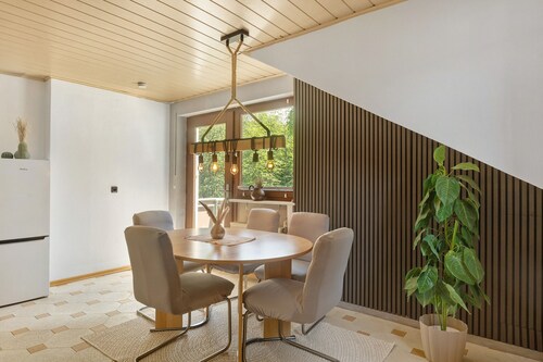 Apartment 'Wohung Zum Ausblick' with Mountain View, Balcony and Wi-Fi