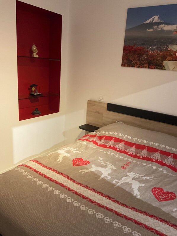 2 bedrooms, WiFi, bed sheets